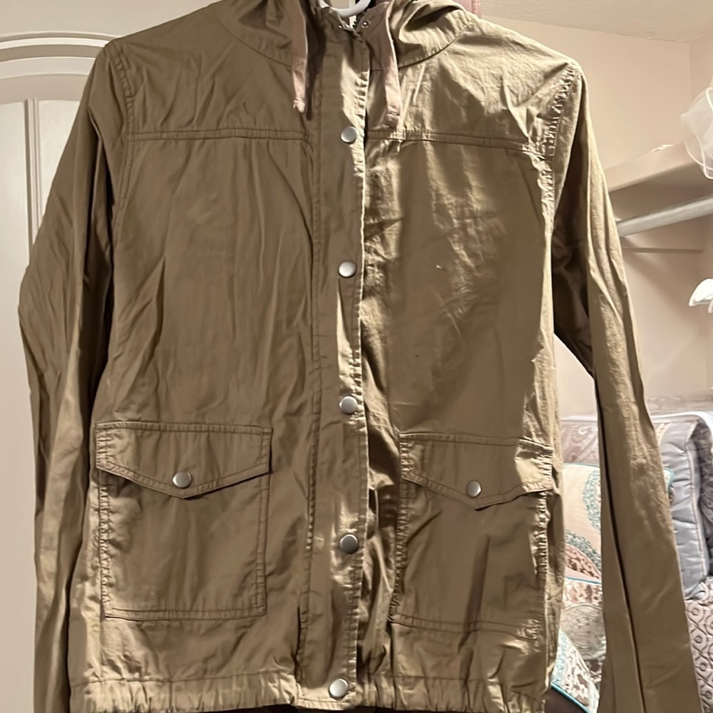 Army green lightweight women’s jacket